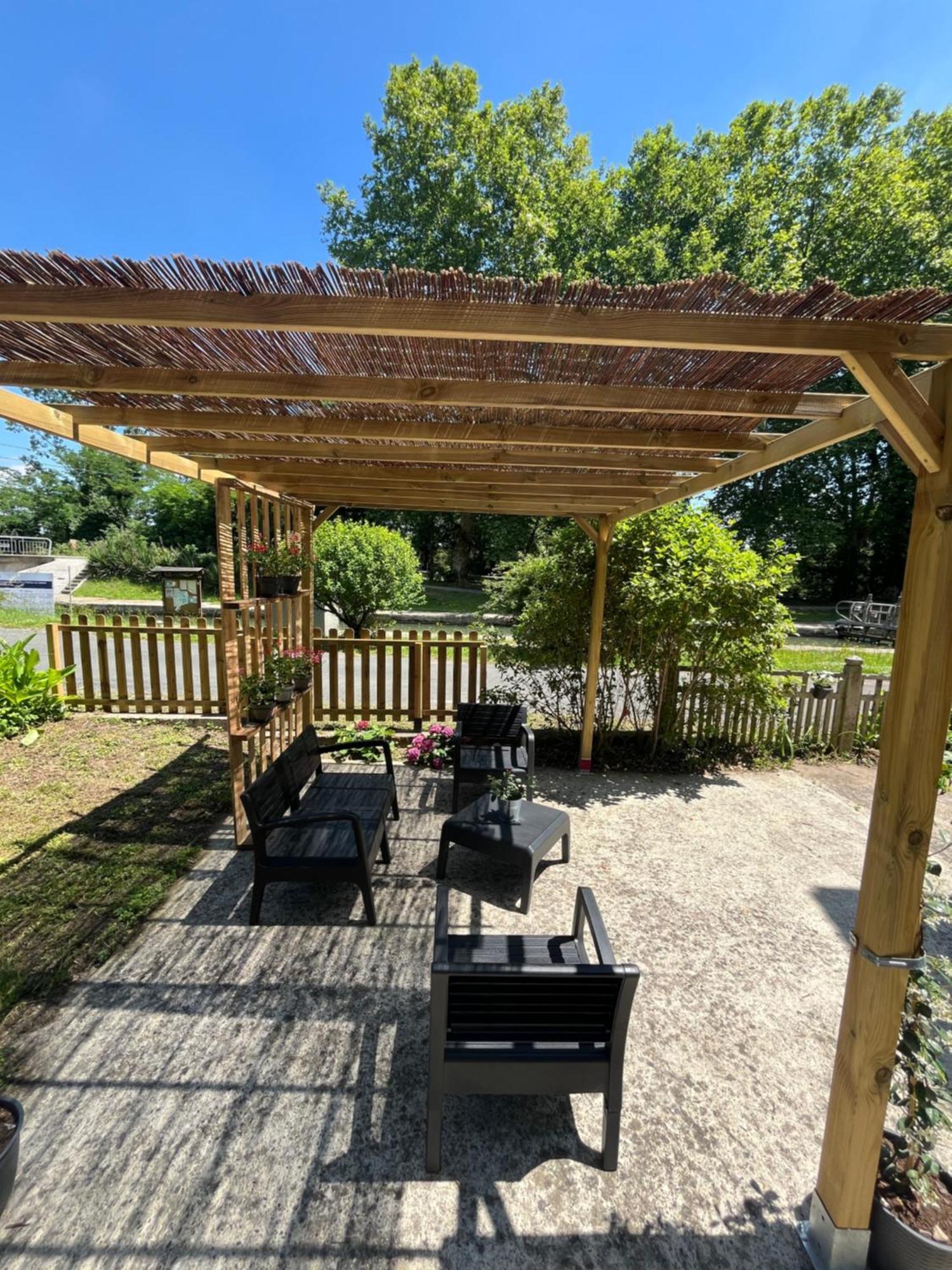 Gite Le Coup De Pompe Ecluse 47 Meilhan-sur-Garonne Exterior photo